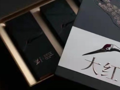 黑色系茶葉包裝盒，簡約而不失高檔